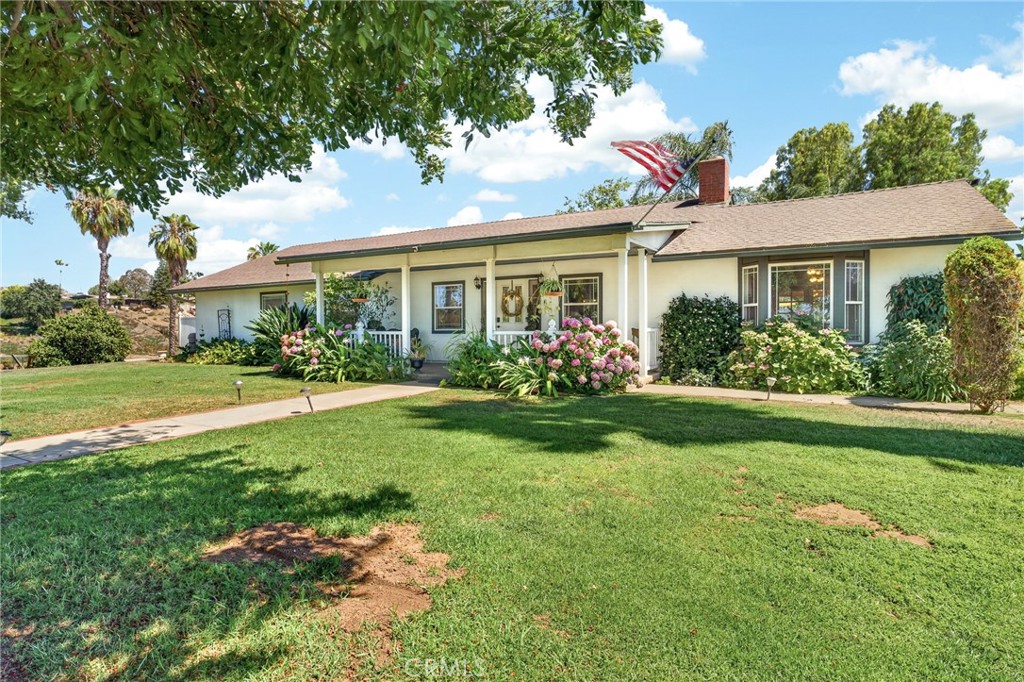 15091 Golden Star Avenue Riverside, CA 92506 - Photo 9 of 55