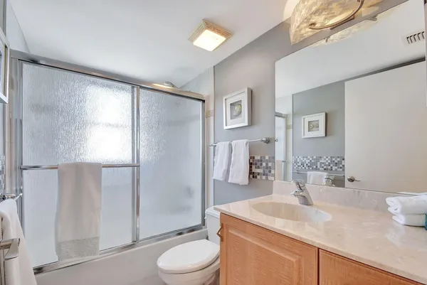 $2,900 | 300 John F Kennedy Drive, Unit PH8, Atlantis, FL 33462