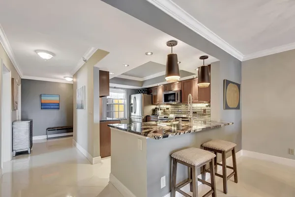 $2,900 | 300 John F Kennedy Drive, Unit PH8, Atlantis, FL 33462