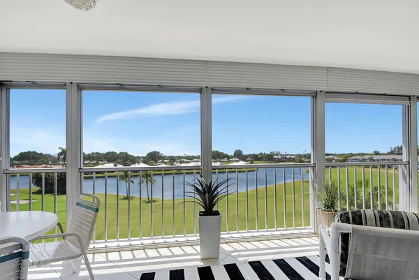 $2,900 | 300 John F Kennedy Drive, Unit PH8, Atlantis, FL 33462