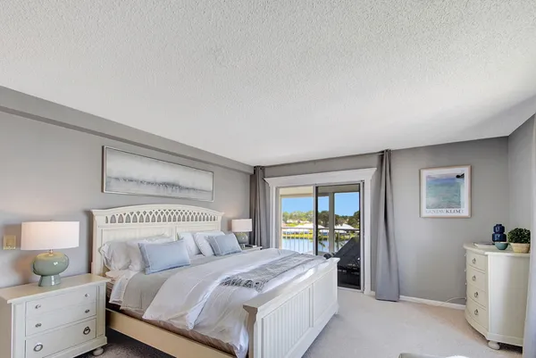 $2,900 | 300 John F Kennedy Drive, Unit PH8, Atlantis, FL 33462