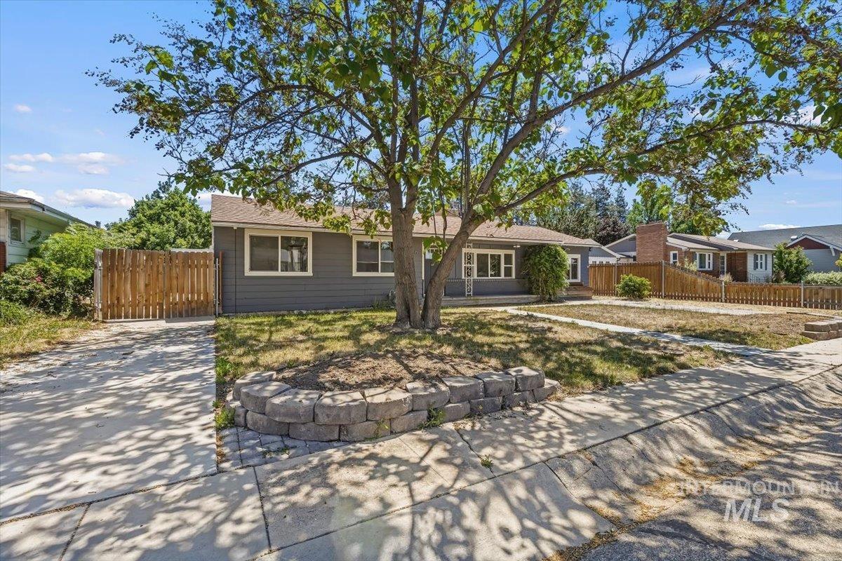 820 Baker Street Boise, ID 83706 - Photo 2 of 26