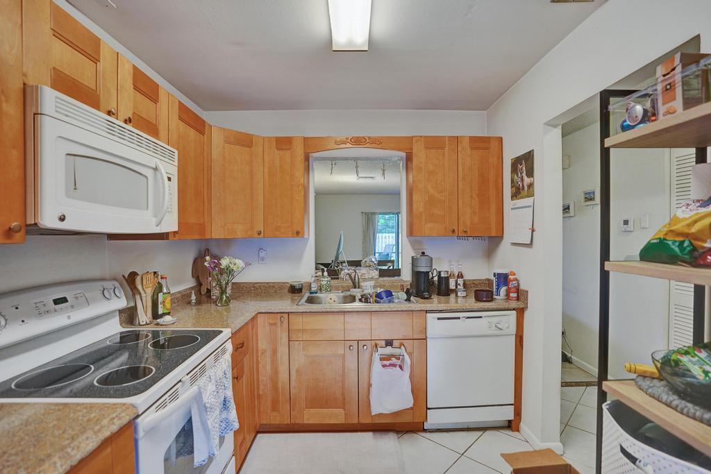 230 Southwest 1st Street Boca Raton, FL 33432 - Photo 24 of 62 DSC00044