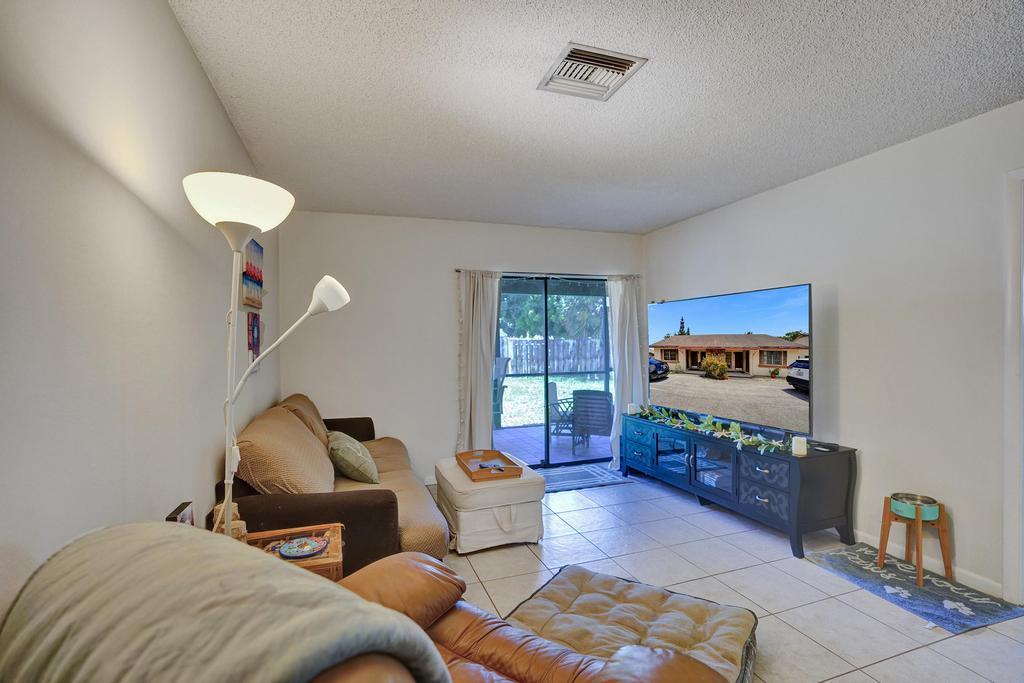 230 Southwest 1st Street Boca Raton, FL 33432 - Photo 30 of 62 DSC00077