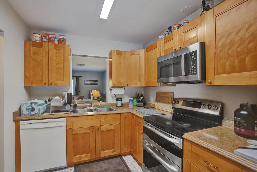 230 Southwest 1st Street Boca Raton, FL 33432 - Photo 45 of 62 DSC09914