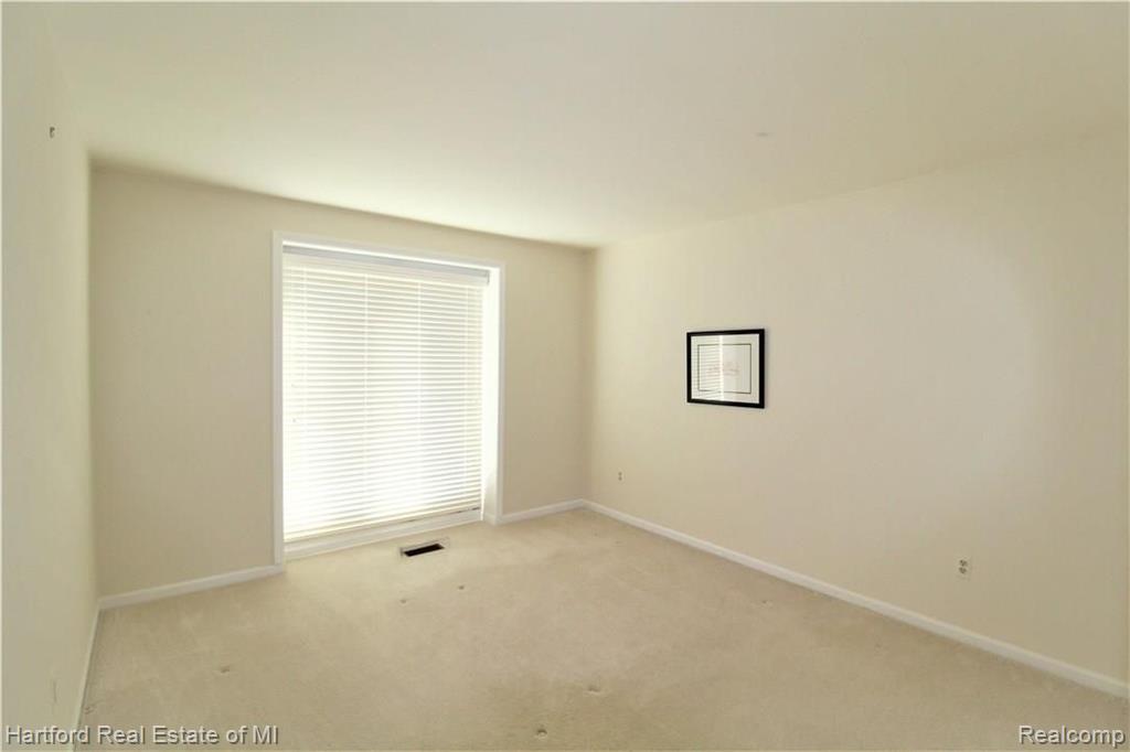 36902 Valley Ridge Drive Farmington Hills, MI 48331 - Photo 11 of 23