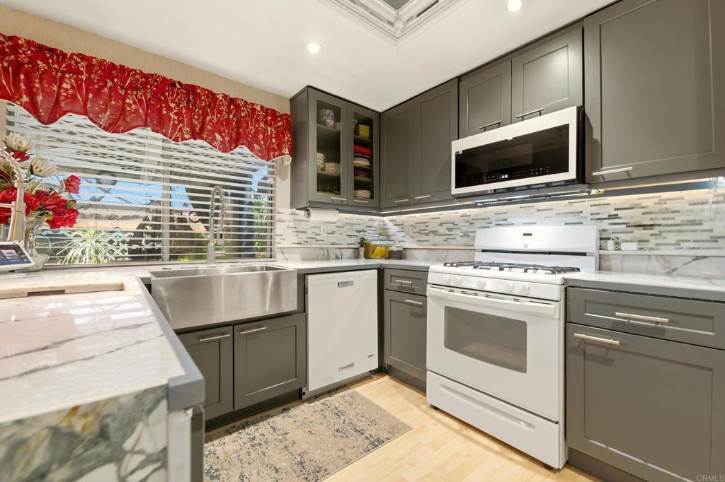 13256 West Lakeview Road Lakeside, CA 92040 - Photo 2 of 7