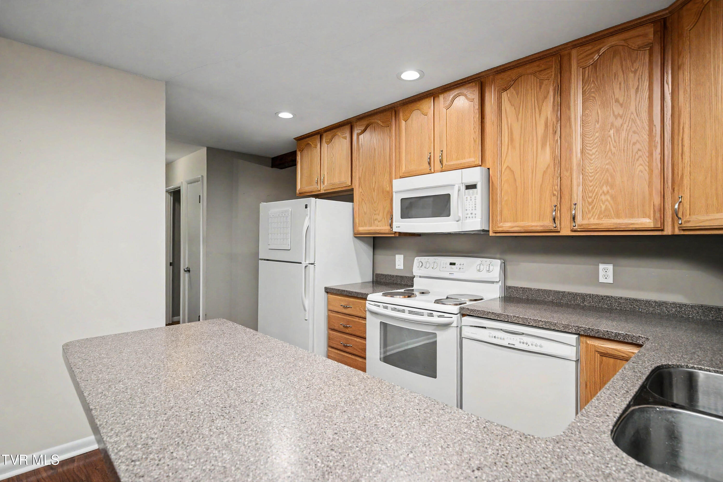 553 Bays View Road Kingsport, TN 37660 - Photo 12 of 34 553 Bays View Rd-12