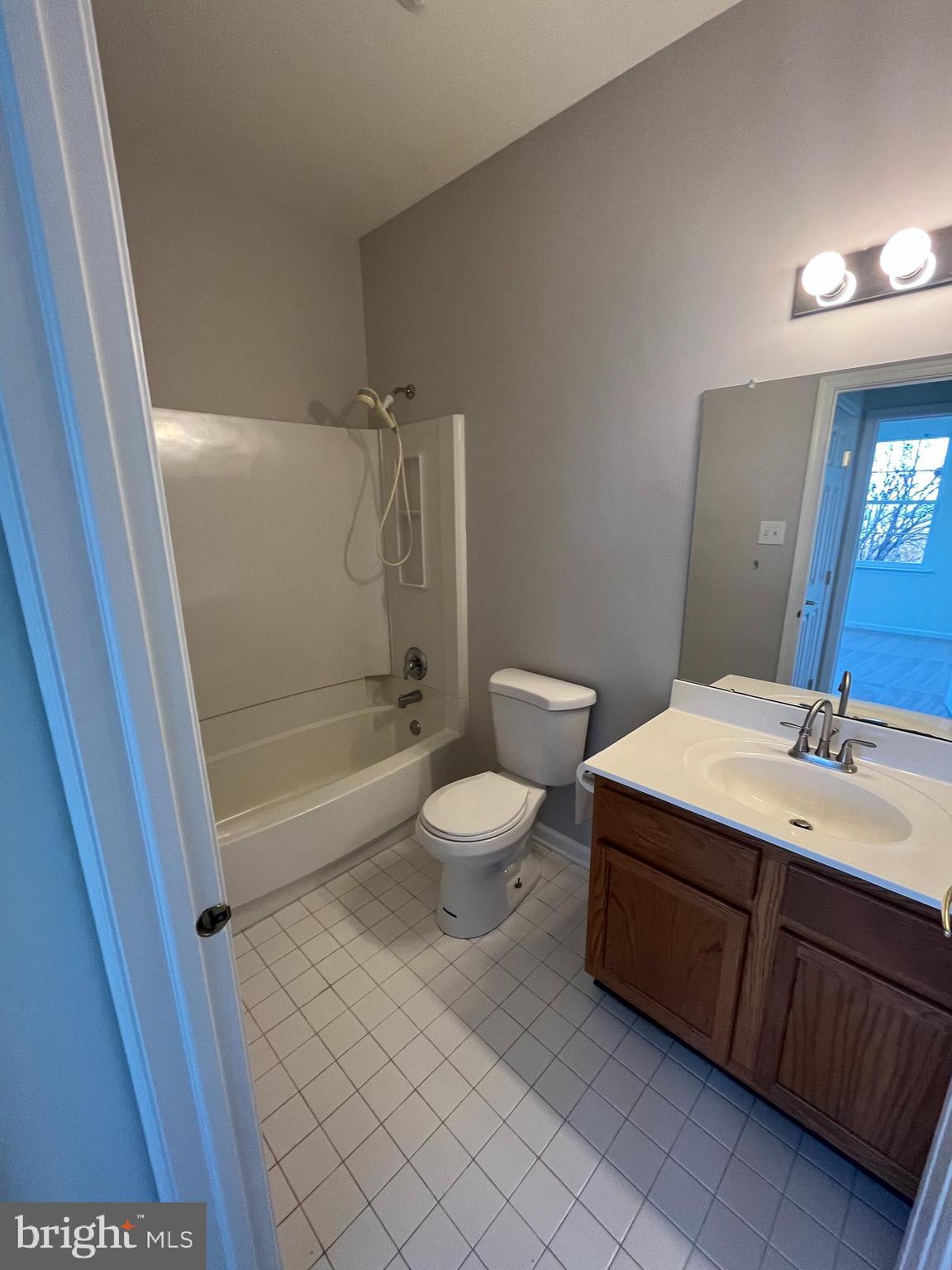 1607 Hulnick Road, Unit 43827 Coatesville, PA 19320 - Photo 9 of 16 Full Bath