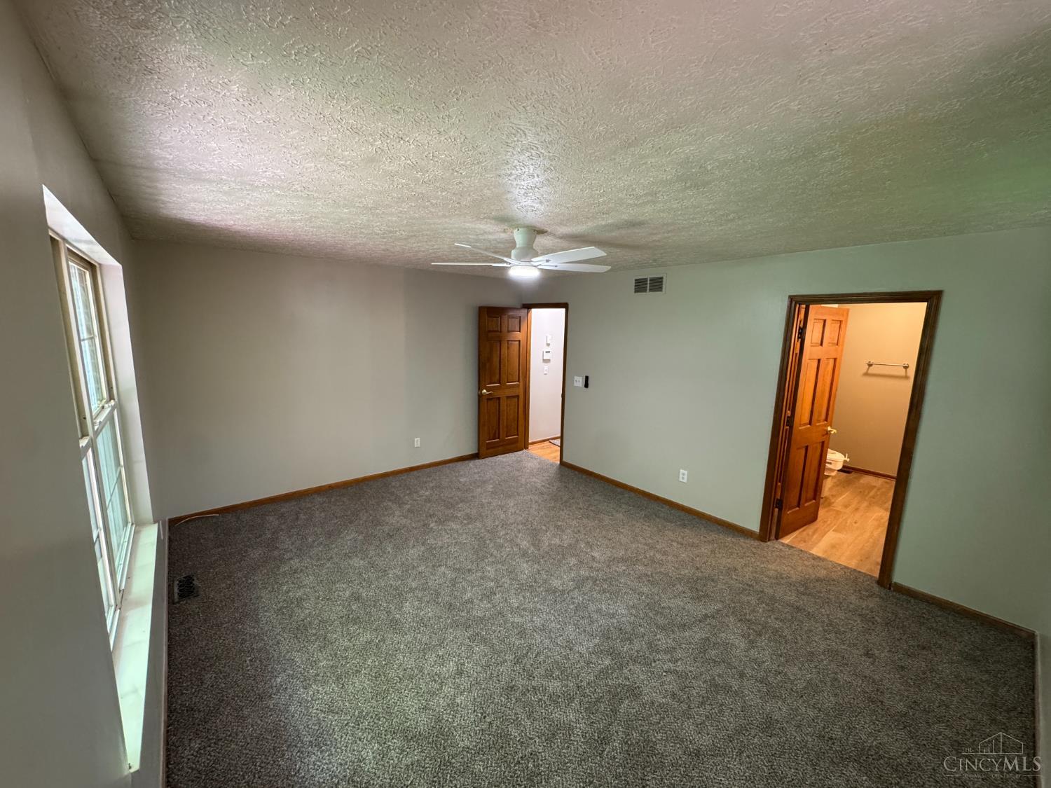 6954 Bridges Road Cincinnati, OH 45230 - Photo 10 of 43