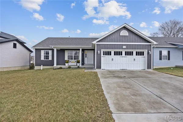 $325,000 | 1136 Stone Henge Court, Pevely, MO 63070