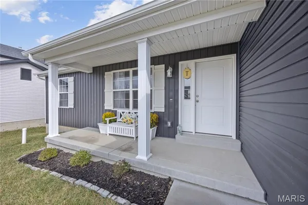 $325,000 | 1136 Stone Henge Court, Pevely, MO 63070