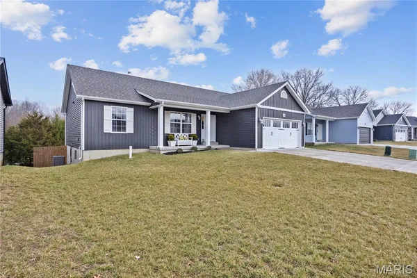 $325,000 | 1136 Stone Henge Court, Pevely, MO 63070