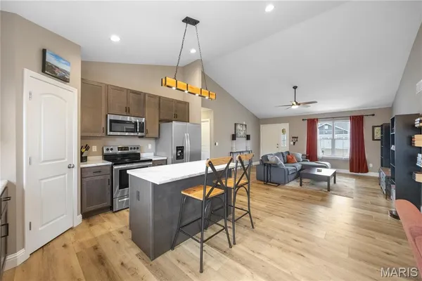 $325,000 | 1136 Stone Henge Court, Pevely, MO 63070