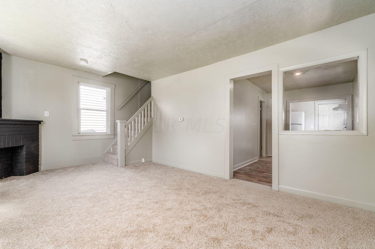 574 South Hampton Road Columbus, OH 43213 - Photo 6 of 28 S_-_574_S_Hampton_Rd_-_019