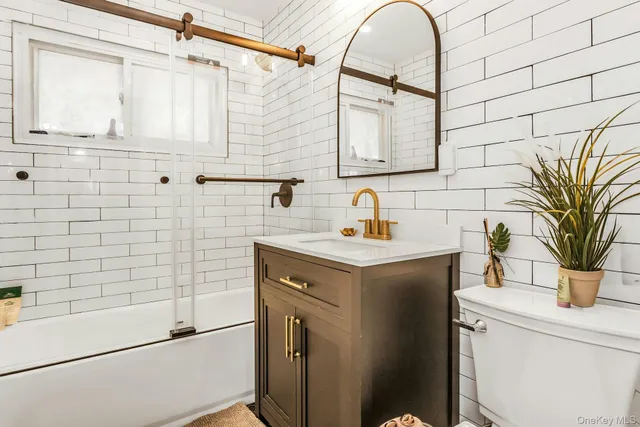 $949,999 | 38 Fireplace Lane, Hicksville, NY 11801