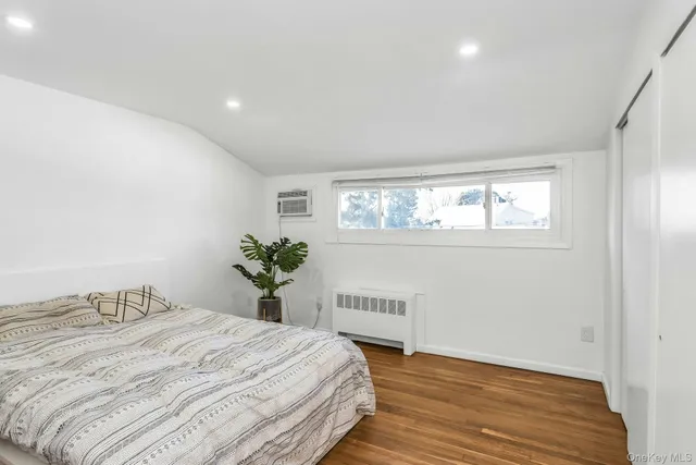 $949,999 | 38 Fireplace Lane, Hicksville, NY 11801