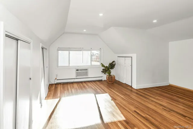 $949,999 | 38 Fireplace Lane, Hicksville, NY 11801