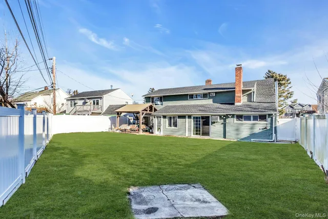 $949,999 | 38 Fireplace Lane, Hicksville, NY 11801