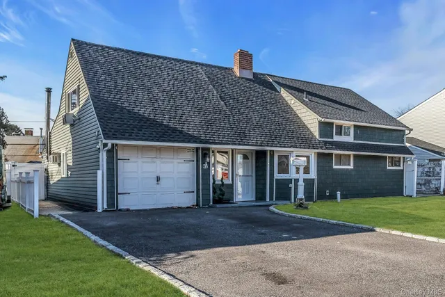 $949,999 | 38 Fireplace Lane, Hicksville, NY 11801
