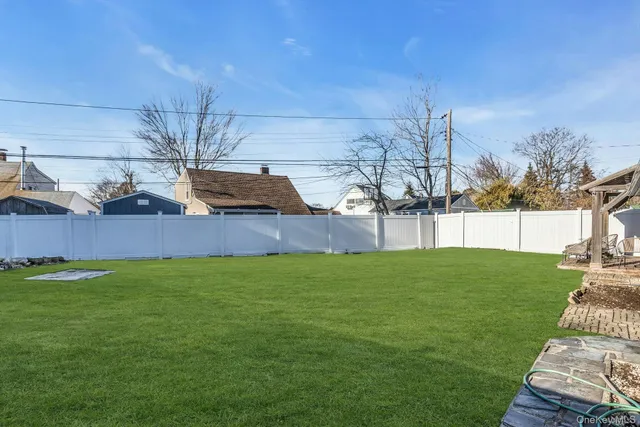 $949,999 | 38 Fireplace Lane, Hicksville, NY 11801