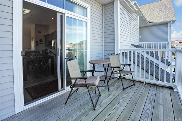 $749,999 | 272 Silver Timber Drive, Yaphank, NY 11980