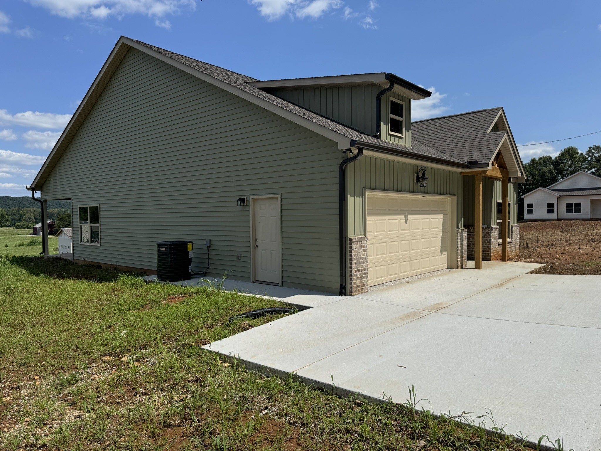 2266 White Ridge Road Pelham, TN 37366 - Photo 12 of 27