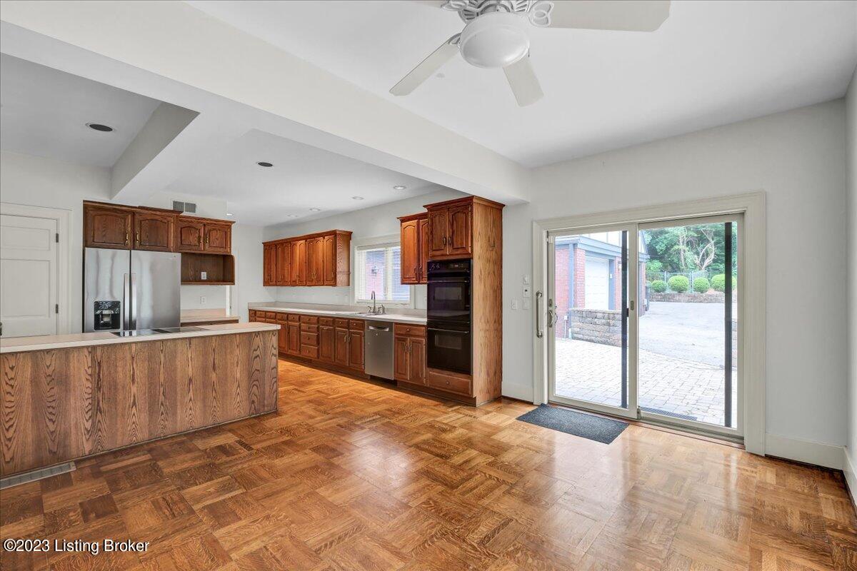 7 Totem Road Louisville, KY 40207 - Photo 2 of 18 Kitchen w Patio Access