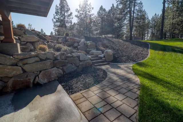 $1,250,000 | 3319 East Elena Lane, Chattaroy, WA 99003
