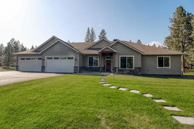 $1,250,000 | 3319 East Elena Lane, Chattaroy, WA 99003