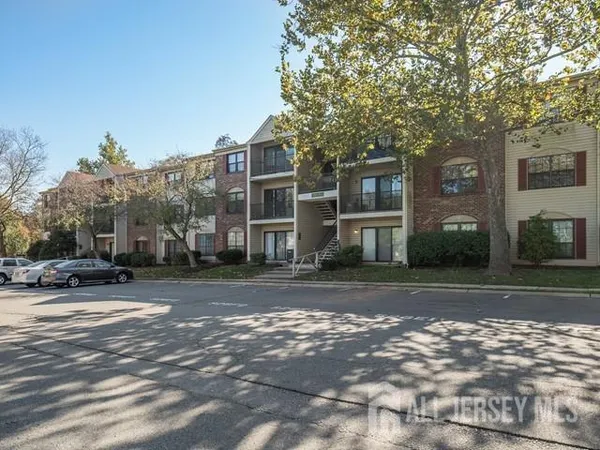$2,600 | 395 Lancaster Court, Piscataway, NJ 08854