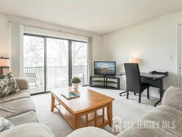 $2,600 | 395 Lancaster Court, Piscataway, NJ 08854