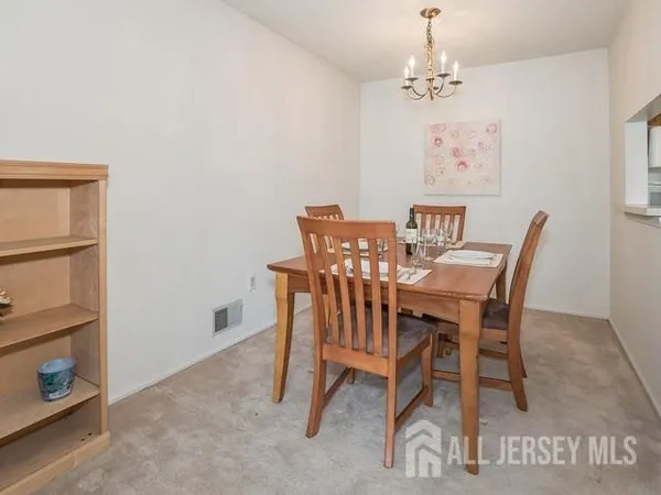 $2,600 | 395 Lancaster Court, Piscataway, NJ 08854