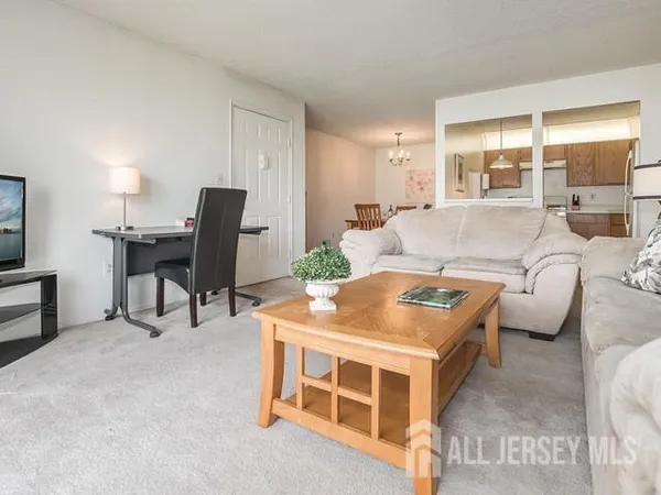 $2,600 | 395 Lancaster Court, Piscataway, NJ 08854