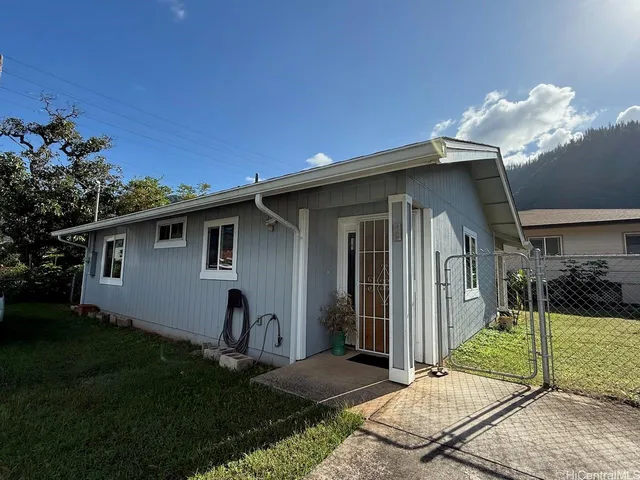 $3,400 | 2943 Kahaloa Drive, Honolulu, HI 96822