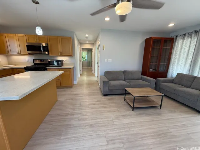 $3,400 | 2943 Kahaloa Drive, Honolulu, HI 96822