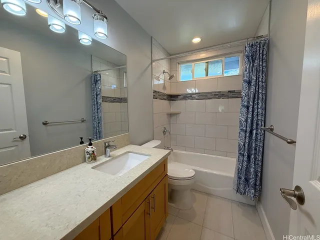 $3,400 | 2943 Kahaloa Drive, Honolulu, HI 96822
