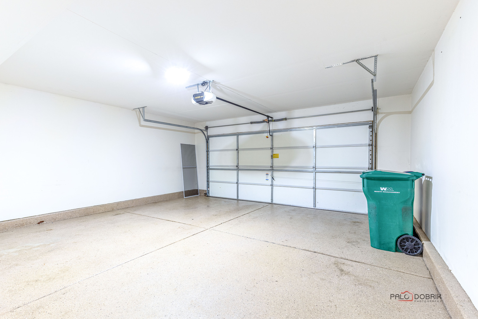 3410 Cameron Drive Elgin, IL 60124 - Photo 24 of 28 a view of a garage