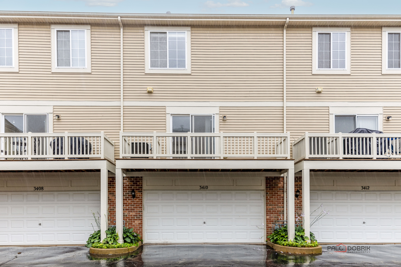 3410 Cameron Drive Elgin, IL 60124 - Photo 28 of 28 a front view of a house with garage