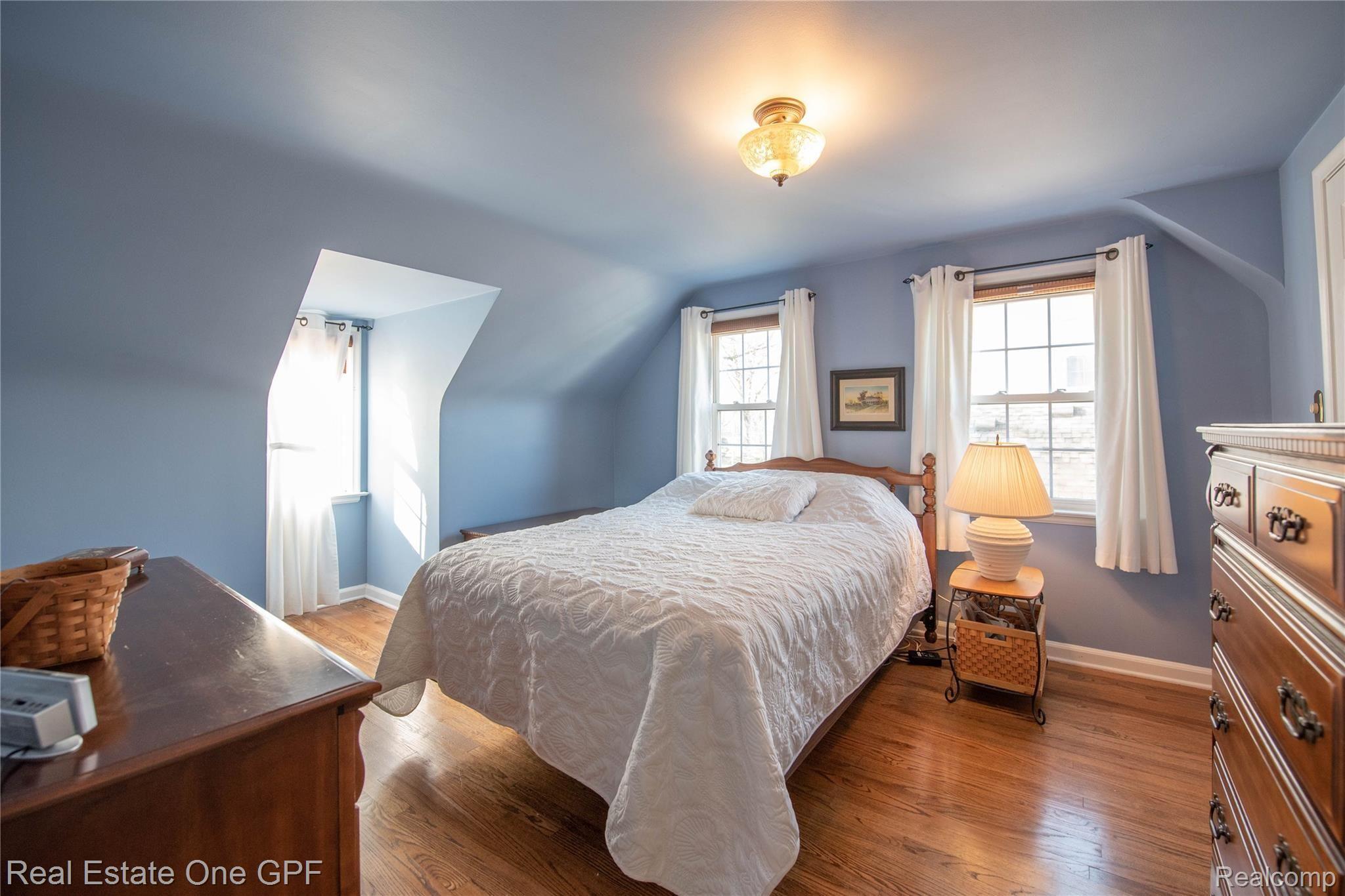 1610 Hawthorne Road Grosse Pointe, MI 48236 - Photo 22 of 32 15 Hawthorne 1610 - 40.jpg