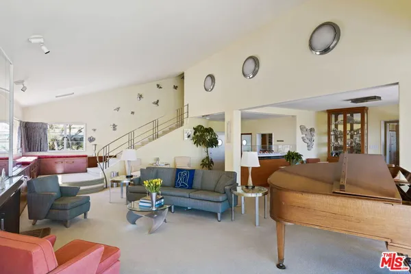 $3,495,000 | 3814 Amesbury Road, Los Angeles, CA 90027