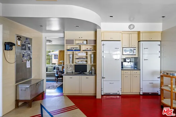 $3,495,000 | 3814 Amesbury Road, Los Angeles, CA 90027