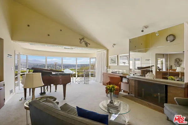 $3,495,000 | 3814 Amesbury Road, Los Angeles, CA 90027