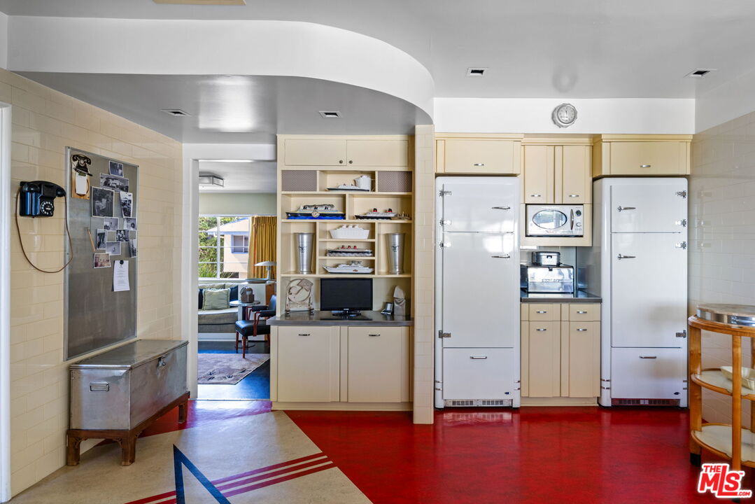 3814 Amesbury Road Los Angeles, CA 90027 - Photo 21 of 57