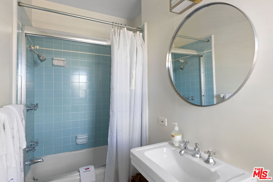 3814 Amesbury Road Los Angeles, CA 90027 - Photo 25 of 57