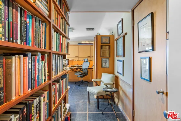 $3,495,000 | 3814 Amesbury Road, Los Angeles, CA 90027