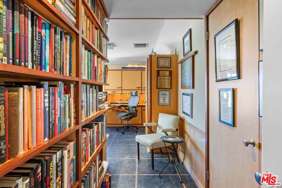 3814 Amesbury Road Los Angeles, CA 90027 - Photo 31 of 57