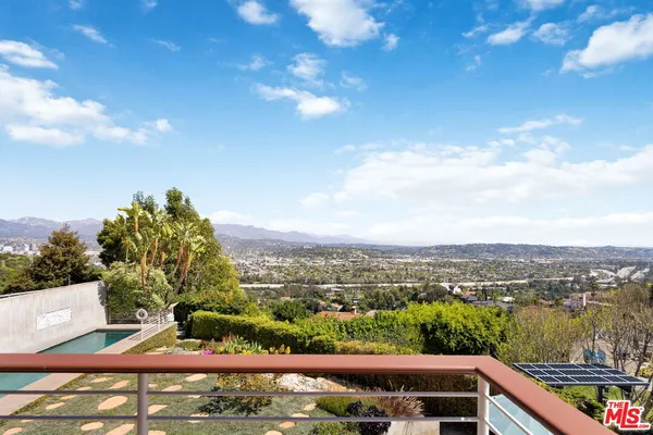 $3,495,000 | 3814 Amesbury Road, Los Angeles, CA 90027