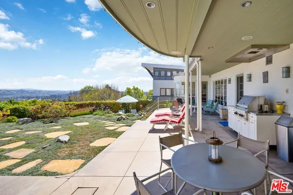 $3,495,000 | 3814 Amesbury Road, Los Angeles, CA 90027