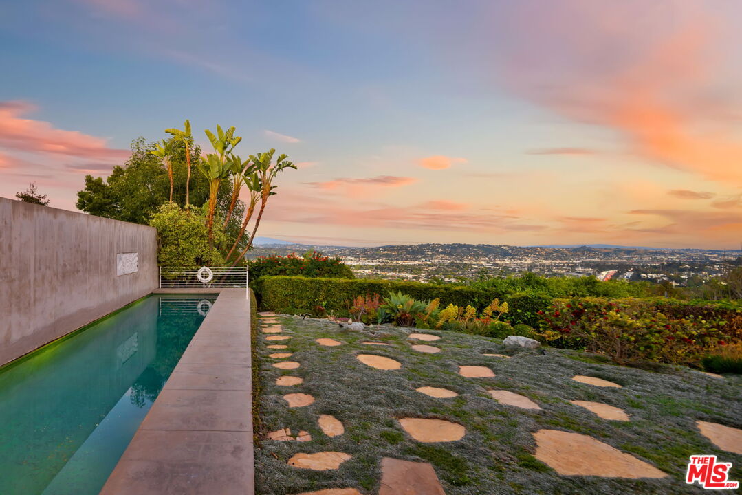3814 Amesbury Road Los Angeles, CA 90027 - Photo 50 of 57